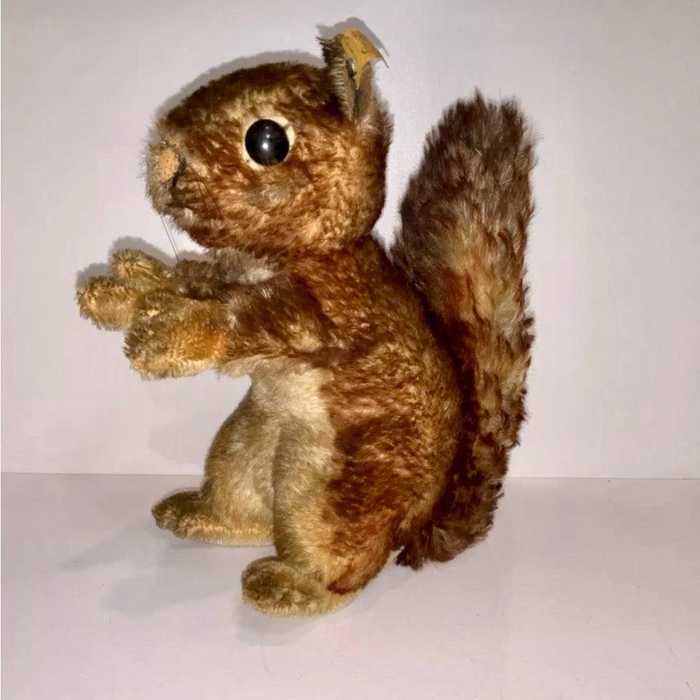 Lovely Vintage 1950’s Steiff Squirrel 9 ” Button In Ear, Germany